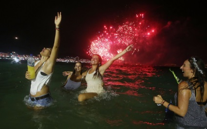 Brazília új éve fotók, hagyományok és rituálék