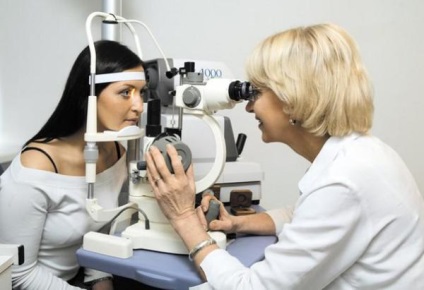 Oftalmolog selecție de lentile de contact, optica, greu, în funcție de parametri, moale, toric, verifica