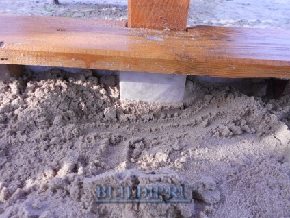 Nisip pentru copii la cabana cu propriile mâini