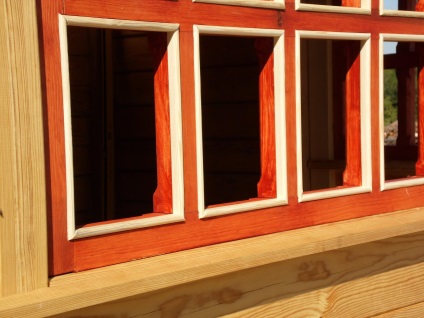 Egyszerű fából készült ablakok