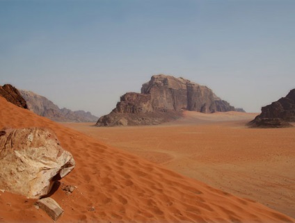 Desert wadi ram, Jordan leírása, fotó, hol található a térkép, hogyan juthat el