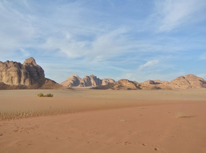 Desert wadi ram, Jordan leírása, fotó, hol található a térkép, hogyan juthat el
