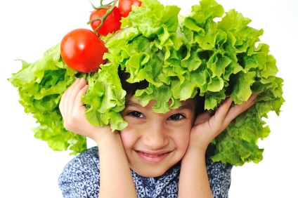 Saláták minden nap, amikor gyerekeket tanítunk a vitaminoknak