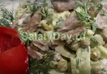 Saláta csirkemellel és gombákkal - az egészség és az öröm számára egy receptet fotókkal és videókkal