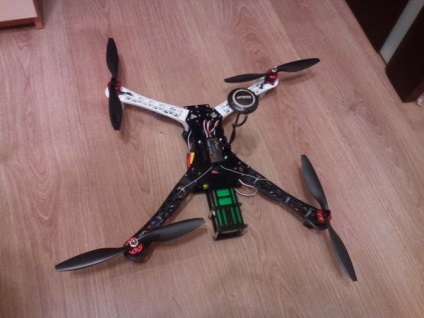 изграждане quadrocopter