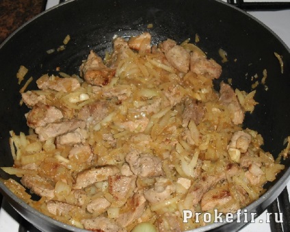 Carne de porc în kefir cu cartofi