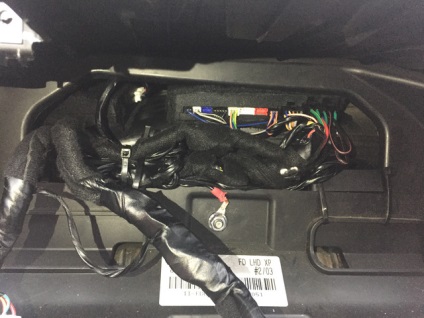 Instalarea sistemului de alarmă cu modulul autorun și gsm pe Hyundai i30 2010г.