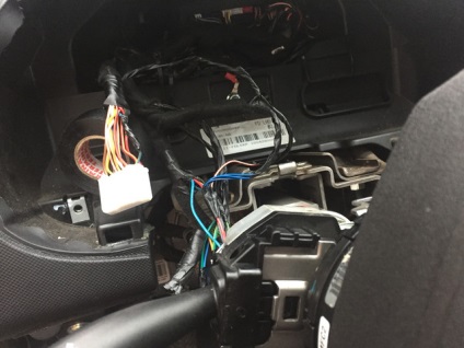 Instalarea sistemului de alarmă cu modulul autorun și gsm pe Hyundai i30 2010г.