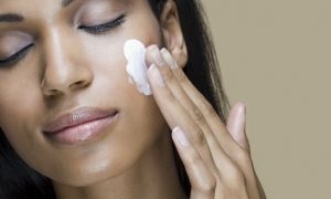 Îngrijirea pielii de iarnă a diferitelor tipuri de caracteristici, reguli de bază