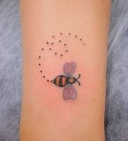 Înțeles tattoo bumblebee meaning, history, photo, sketches of drawings