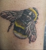 Înțeles tattoo bumblebee meaning, history, photo, sketches of drawings