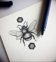 Înțeles tattoo bumblebee meaning, history, photo, sketches of drawings