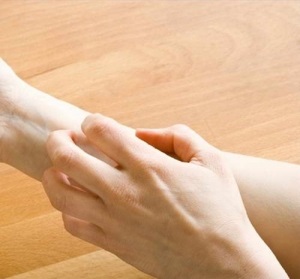 Mâncărimea pielii corpului - cauzează tratamentul mâncării pielii cu ajutorul unguentului