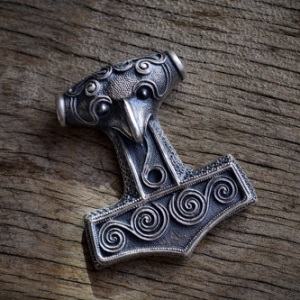 Amulet pentru protecție - Mjolnir