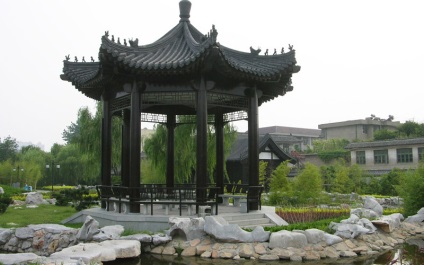 Gazebo în stil chinezesc - casă confortabilă