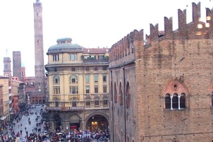 Bologna cum să ajungi unde să stați și ce să vedeți