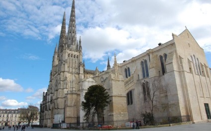 Bordeaux, Franța - atracții, muzee, catedrale, hoteluri, fotografie