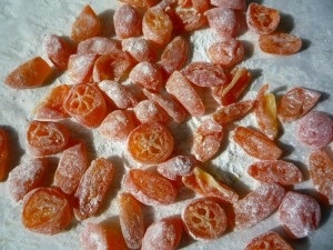 A kumquatból, a kertemből származó kandírozott gyümölcsök