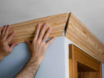 Cum să lipiți plita pe tavan în colțuri