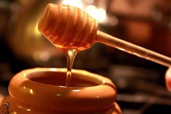 Cum să verificați mierea și să identificați falsificarea