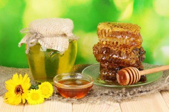 Cum să verificați mierea și să identificați falsificarea