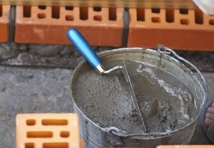 Cum să amestecați singur mortarul pentru fundație
