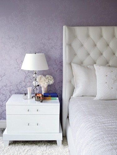 Cum de a crea un interior dormitor alb cu accente luminoase, lux și confort