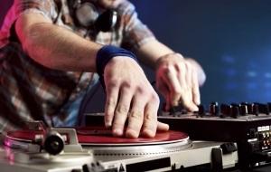 Cum sa alegi un DJ pentru o nunta