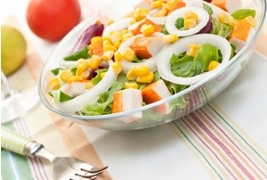 Rákos saláta uborkas recepttel