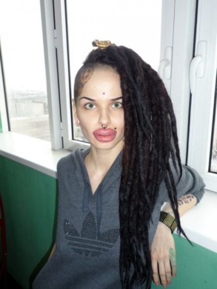 Christina Ray - fata cu cele mai mari buze din lume (29 fotografii)