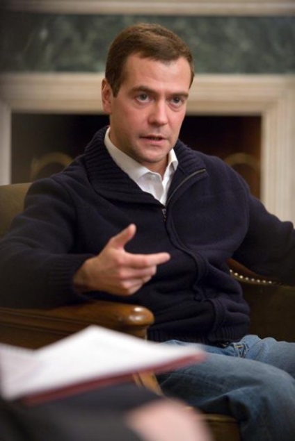 Medvedev a decis să explice de ce părăsi președinții