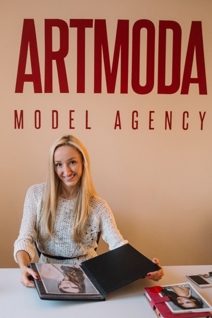 Modelarea este un interviu de afaceri cu directorul agenției de modelare 