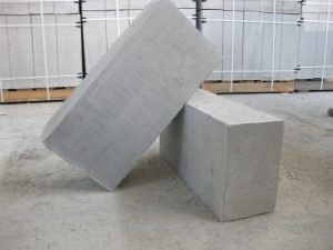Légmentes betonblokkok nedvesítése