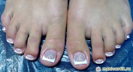 Extensii de unghii pe picioare