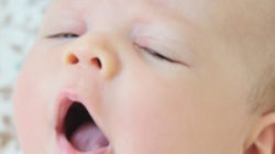 Nou-născutul doarme foarte mult și are puține motive, soluția