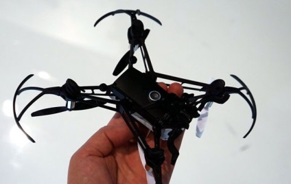 Privire de ansamblu asupra mamelor quadrocopter parrot