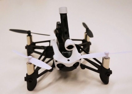 Privire de ansamblu asupra mamelor quadrocopter parrot