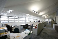 Munkavédelem - az irodahelyiségek környezetének szabályai és normái - munkavédelmi eszközök