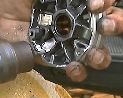 Căutați scuterul de reparații de blog cu mâinile proprii de reparare față variator pe scuter Honda