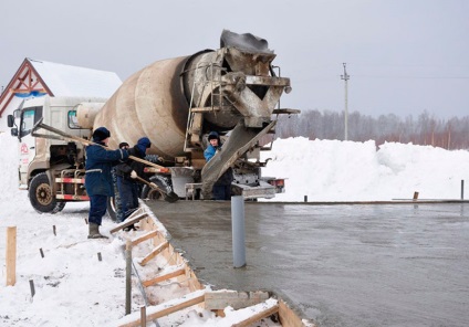 La ce temperatură puteți turna un amestec de beton, sfaturi de la constructori