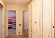 Coridor în stilul culoarului Provence fotografie, tria și interior, mobilier din lemn de stejar, design de mâini proprii