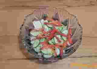 Salata cu varza Pekinese si reteta de castravete