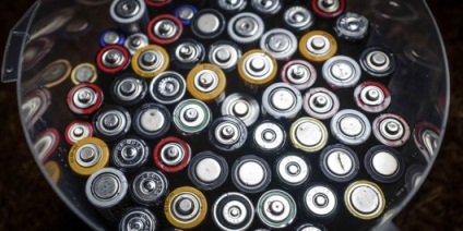 Câte baterii au nevoie pentru a porni un motor de mașină
