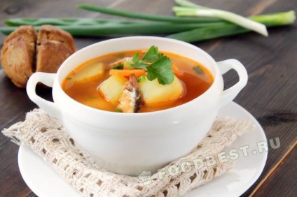 Supă cu șprot în sos de roșii - rețetă cu fotografii în mișcare
