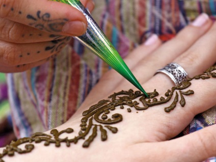 Tatuaj de henna finețe și secrete