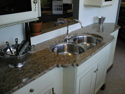 A konyhai mosogató szekrény optimális választás a belső tér kialakításához