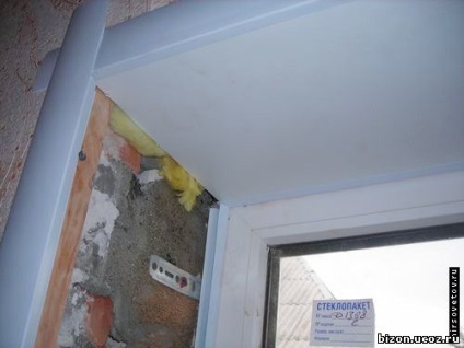 Izolarea termică a ferestrelor din plastic pentru iarnă și repararea video-instrucțiunilor pentru instalarea pe mâini, fotografie și preț