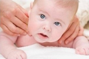 Congenital torticollis muscular provoacă, tratament, masaj la gât la copii