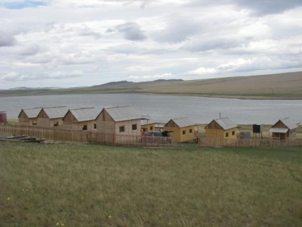 Жива вода - селище на тус на езерото