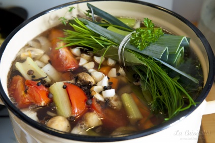 Broasca de vițel roșu (fonds brun de veau), la cuisinette